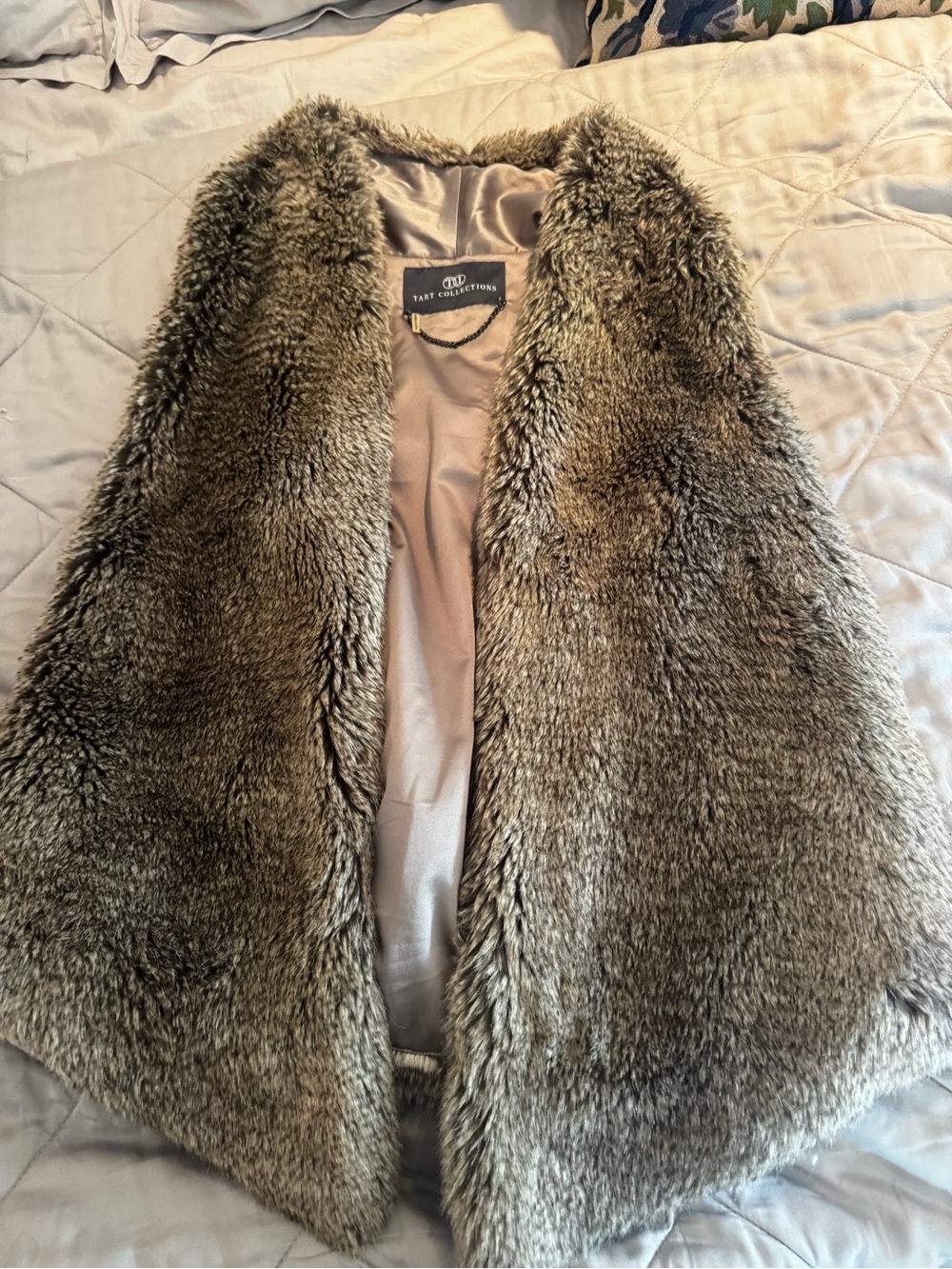 Tart Collections Faux Fur Vest in Taupe